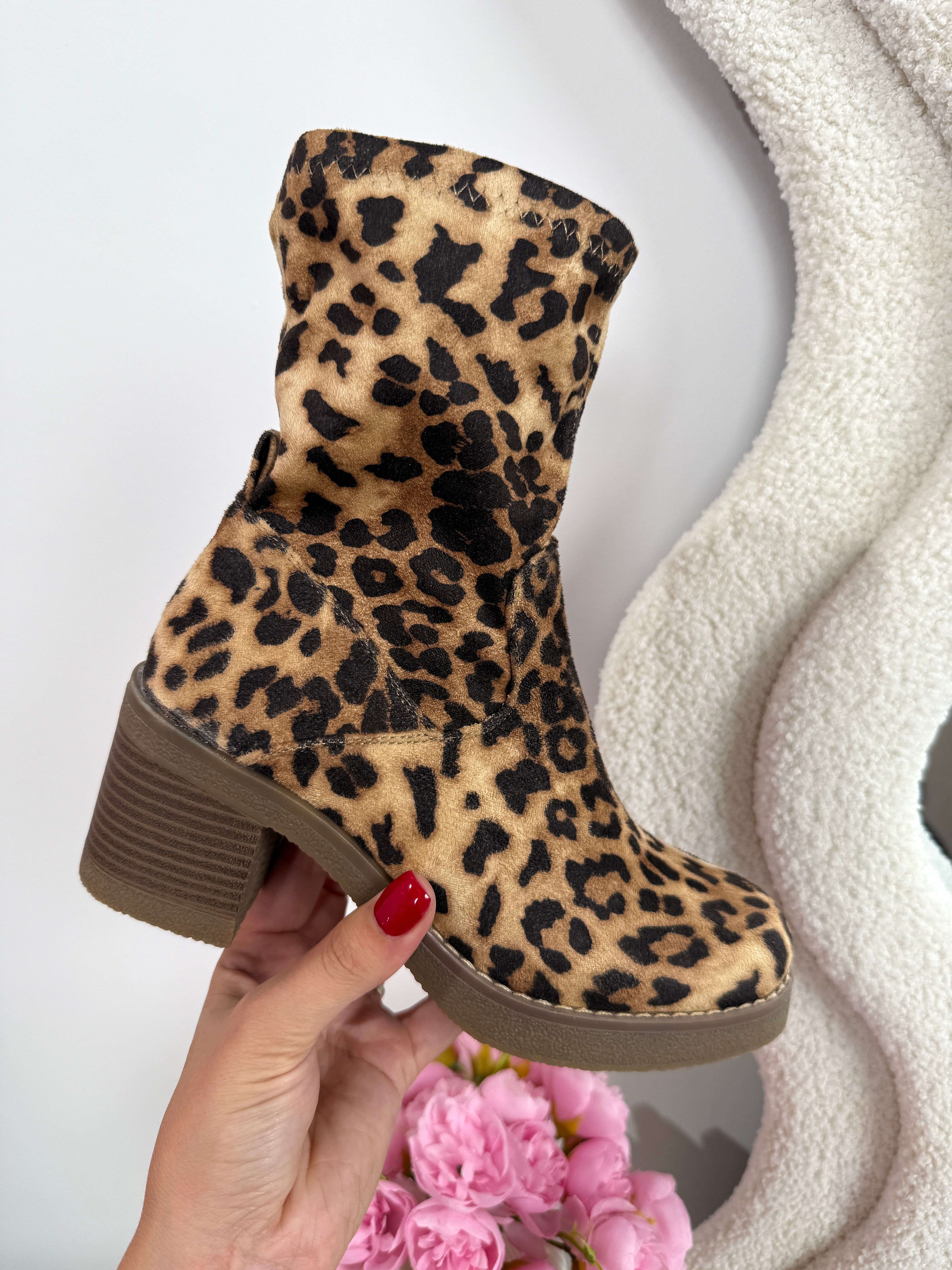 Leo 27 Ankle Boots