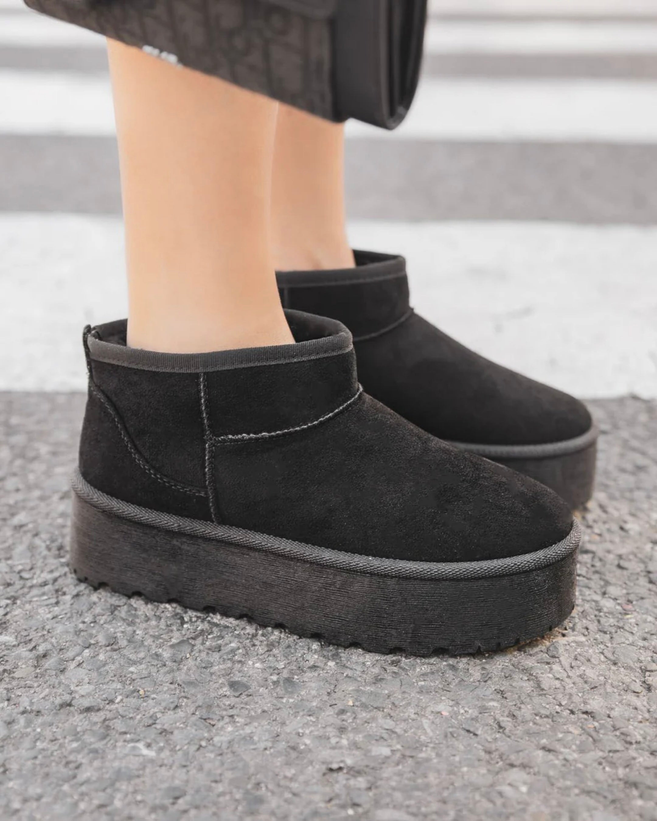 Colinda All Black Ankle Boots