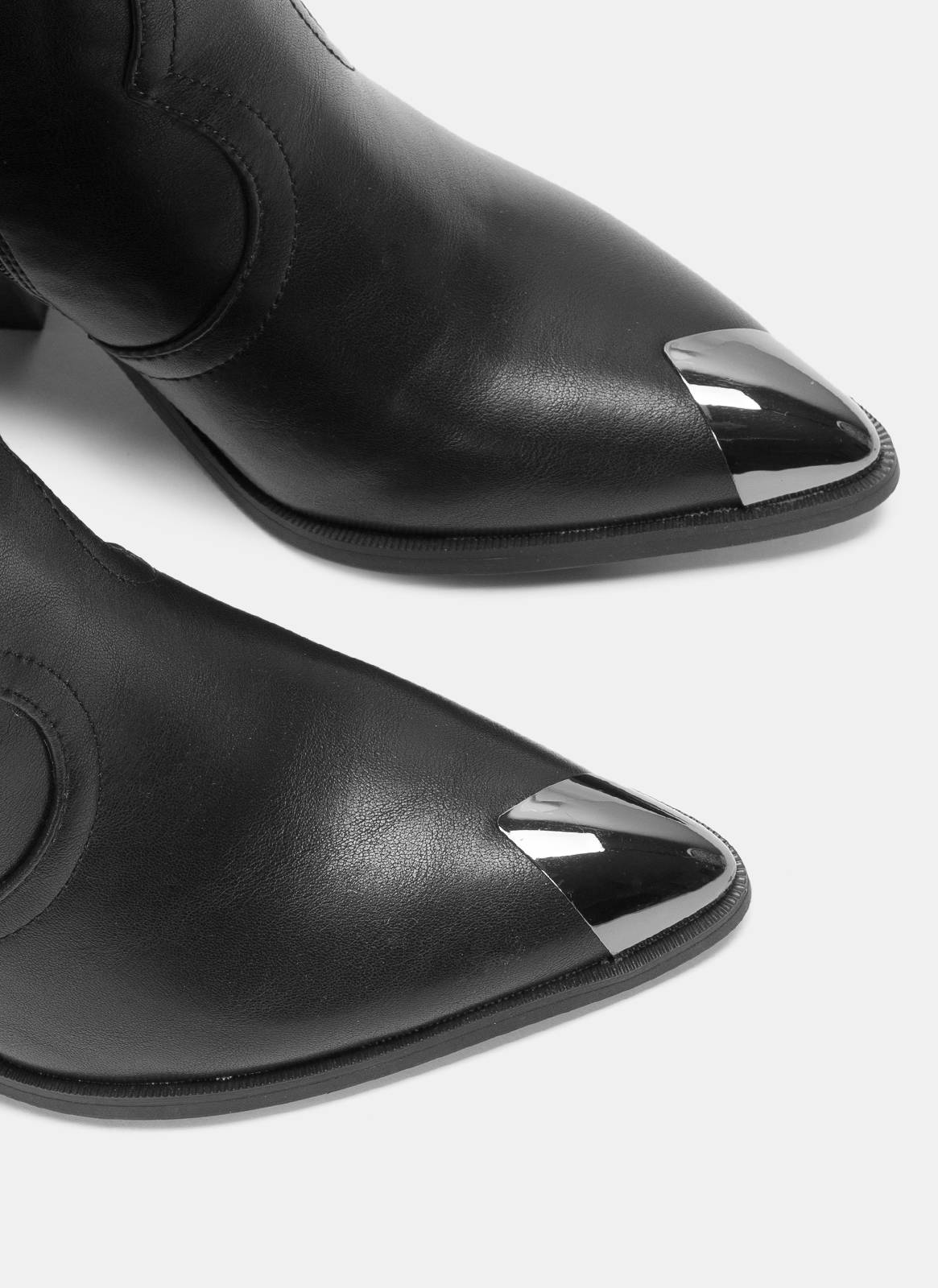 Czarne Wysokie Botki Roxy - Eleganckie i Stylowe